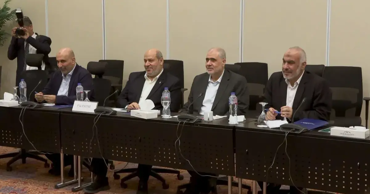 فلسطين – حماس تواصل مشاوراتها في القاهرة وتؤكد أن الاحتلال ملزم بتنفيذ بنود المرحلة الأولى