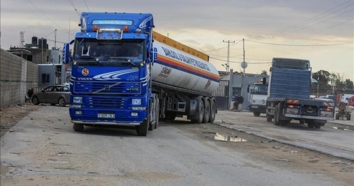 فلسطين – دخول 5 شاحنات غاز إلى غزة فلسطين – دخول 5 شاحنات غاز إلى غزة