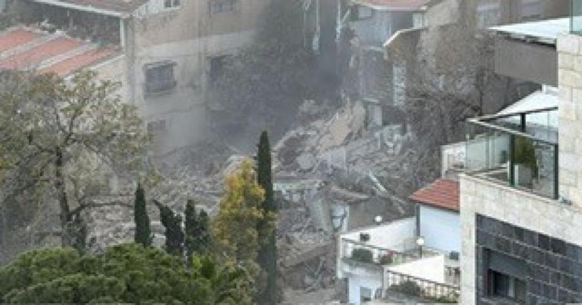 فلسطين – وبعد انتشال جثثهم، أُعلن عن مقتل 4 إسرائيليين في هجوم صاروخي إيراني على حيفا