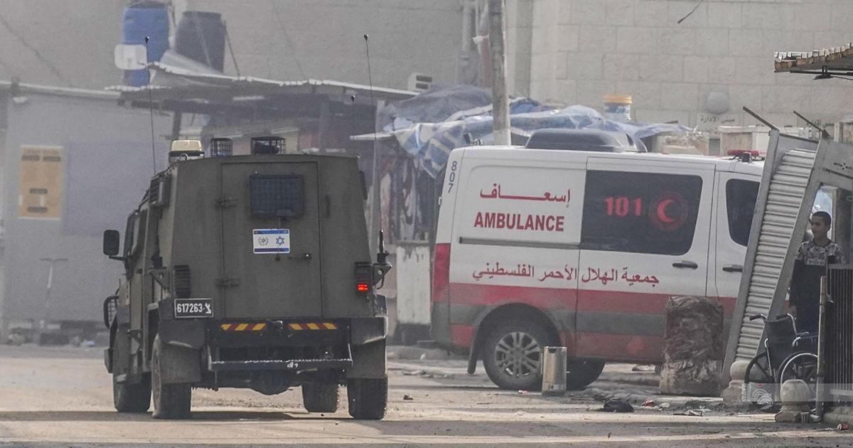 فلسطين – الاحتلال يعتدي على طاقم إسعاف الهلال الأحمر في بيتا