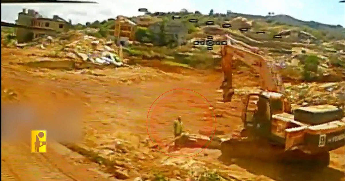 فلسطين – بالفيديو بطائرة مروحية هجومية.. حزب الله يبث مشاهد تدمير ناقلة الجند “النوميرا” في بنت جبيل فلسطين – بالفيديو بطائرة مروحية هجومية.. حزب الله يبث مشاهد تدمير ناقلة الجند “النوميرا” في بنت جبيل