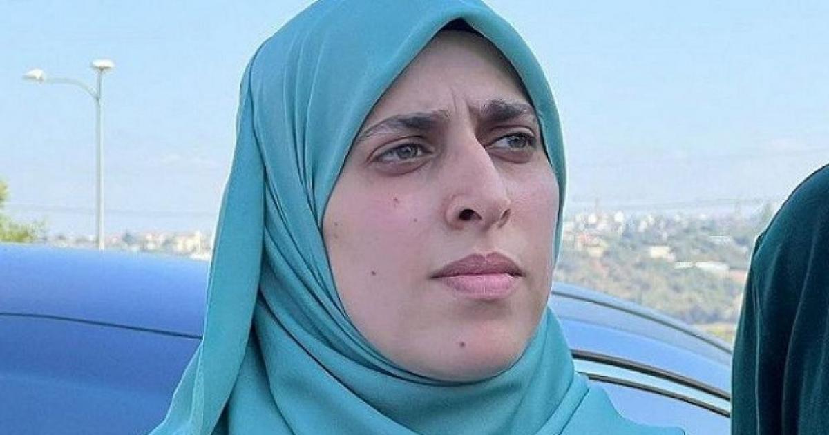 فلسطين – الاحتلال يفرج عن الأسيرة آية الخطيب من عرعرة بعد قضاء محكوميتها