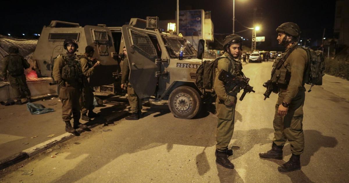 فلسطين – حملة مداهمات واعتقالات واسعة في الضفة الغربية، طالت الأطفال والنساء فلسطين – حملة مداهمات واعتقالات واسعة في الضفة الغربية، طالت الأطفال والنساء