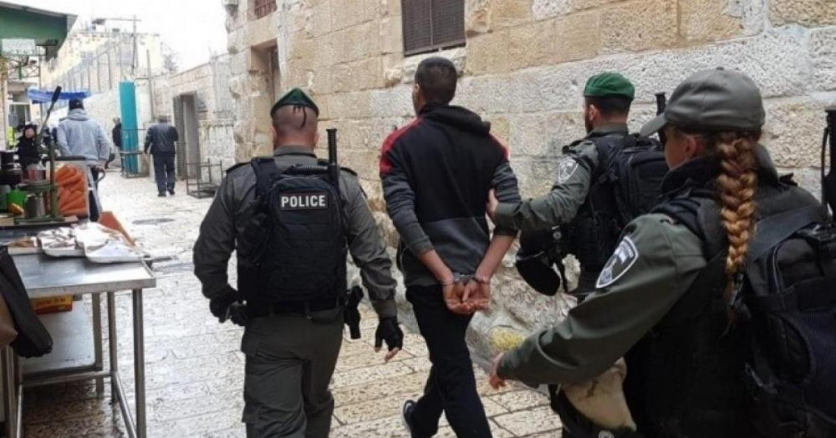 فلسطين – الاحتلال يستدعي مقدسيا للتحقيق ويمنعه من السفر 6 أشهر فلسطين – الاحتلال يستدعي مقدسيا للتحقيق ويمنعه من السفر 6 أشهر