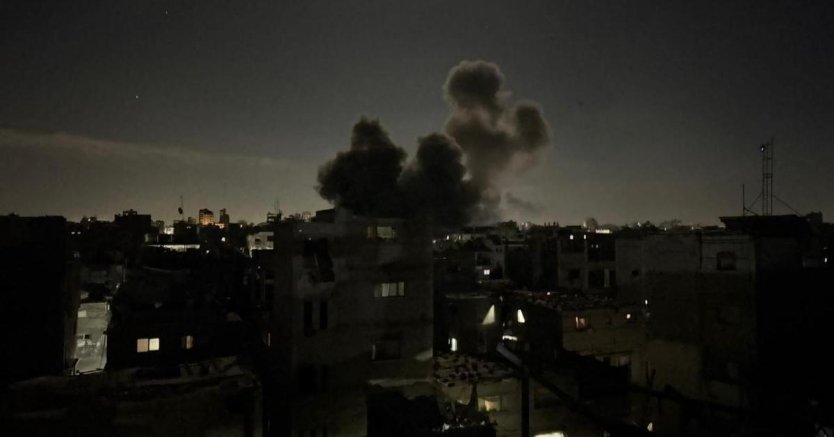 فلسطين – محدث بالفيديو والصور: الاحتلال يقصف ساحة سكنية في مخيم الشاطئ غرب غزة فلسطين – محدث بالفيديو والصور: الاحتلال يقصف ساحة سكنية في مخيم الشاطئ غرب غزة
