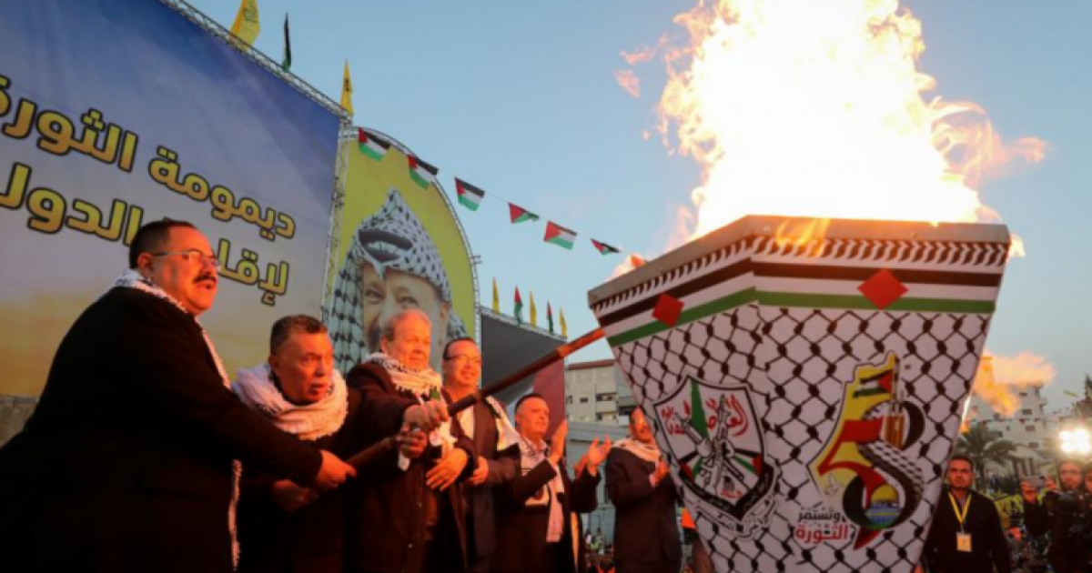 فلسطين – تقرير “إقصاء ومجزرة أسماء”.. مؤتمر فتح الثامن يفاقم الانقسامات الداخلية وتحذيرات من “تمرد” القواعد المهمشة فلسطين – تقرير “إقصاء ومجزرة أسماء”.. مؤتمر فتح الثامن يفاقم الانقسامات الداخلية وتحذيرات من “تمرد” القواعد المهمشة