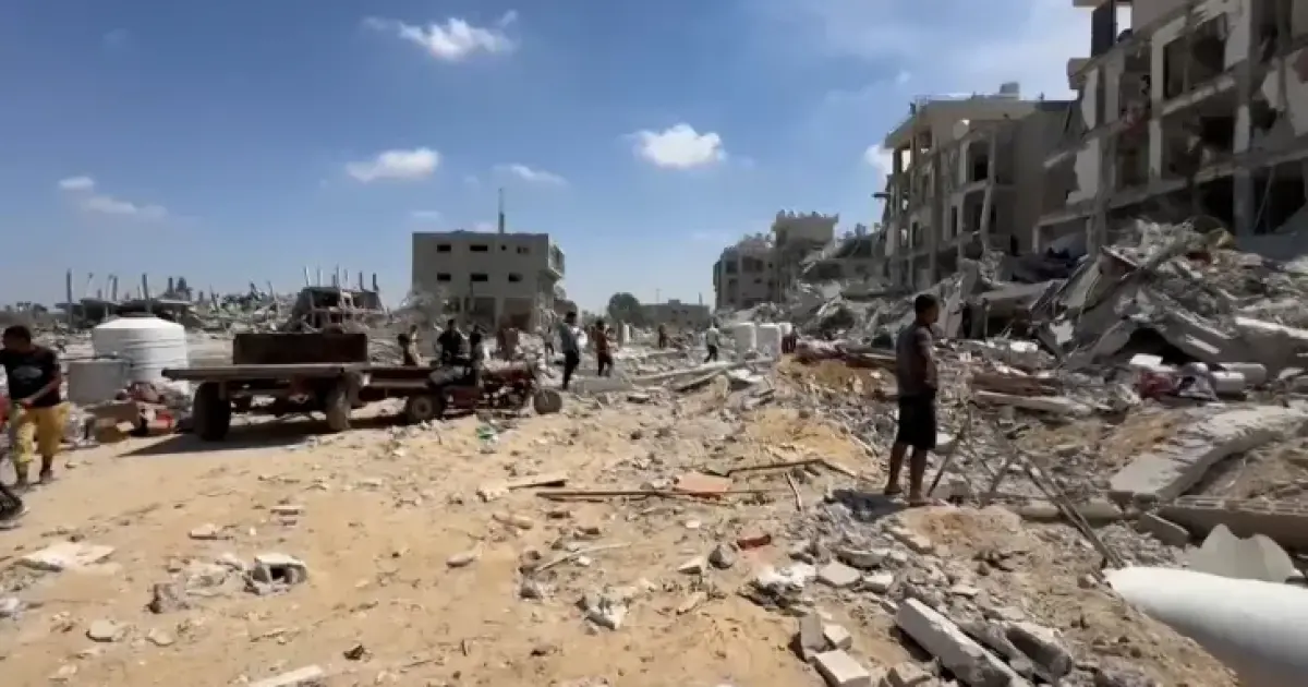 فلسطين – آليات الاحتلال تجرف 7 منازل شرق دير البلح خلال 24 ساعة