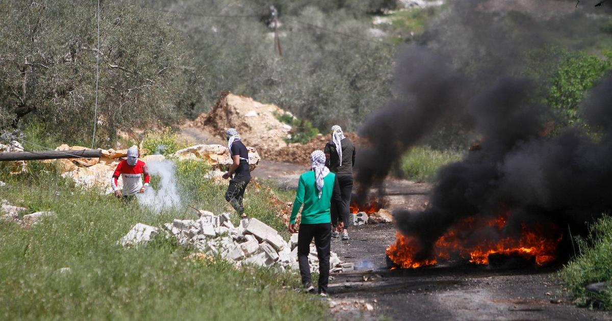 فلسطين – إصابة مواطن جراء اعتداء مستوطنين جنوب شرق بيت لحم فلسطين – إصابة مواطن جراء اعتداء مستوطنين جنوب شرق بيت لحم