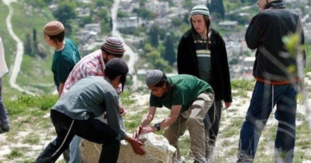 فلسطين – المستوطنون يصعّدون هجماتهم في الضفة الغربية: سرقة الماشية، والاعتداء على الطلاب، والاعتداءات الجسدية فلسطين – المستوطنون يصعّدون هجماتهم في الضفة الغربية: سرقة الماشية، والاعتداء على الطلاب، والاعتداءات الجسدية