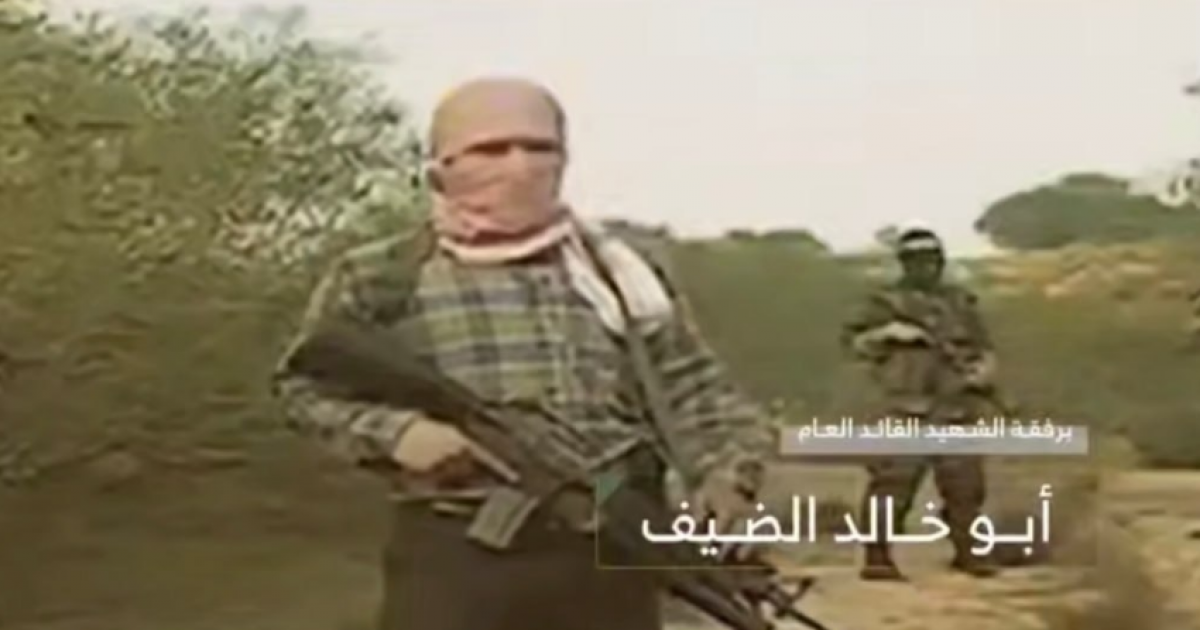 فلسطين – بالفيديو والصور لأول مرة.. “القسام” يكشف هوية رفيق القائد محمد الضيف في برنامج “في ضيافة البندقية” فلسطين – بالفيديو والصور لأول مرة.. “القسام” يكشف هوية رفيق القائد محمد الضيف في برنامج “في ضيافة البندقية”