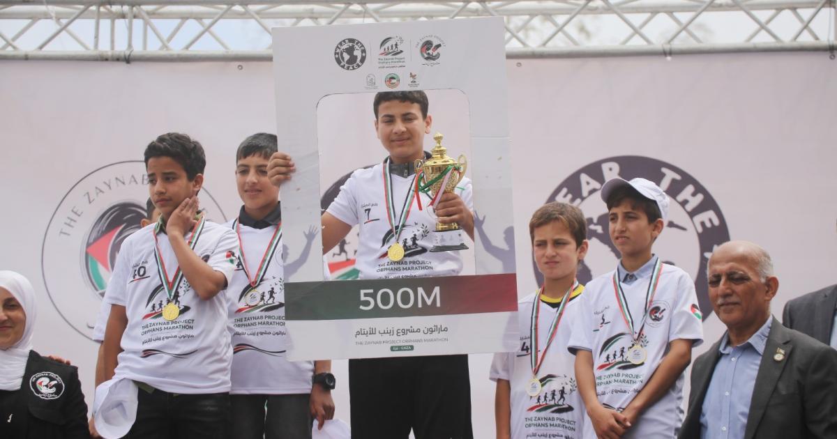 فلسطين – بالصور مؤسسة زينب تختتم ماراثون الأيتام بمشاركة 110 أطفال في أجواء إنسانية ورياضية مميزة