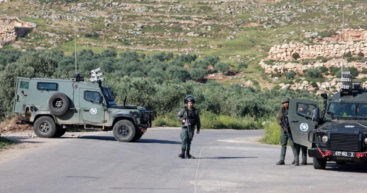 فلسطين – حملة مداهمات واعتقالات واسعة نفذتها قوات الاحتلال في مختلف مدن وبلدات الضفة الغربية