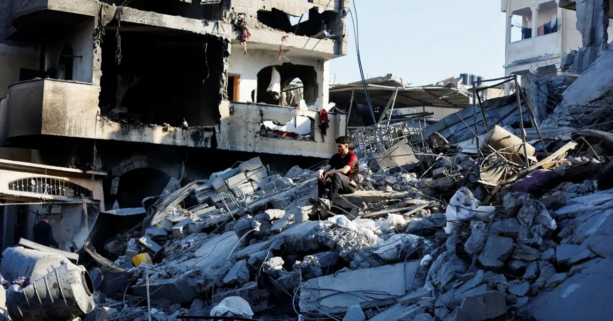 فلسطين – استشهدت شهيدة متأثرة بجراحها وقصف مدفعي وجوي متواصل. ويواصل الاحتلال انتهاكاته لاتفاق وقف إطلاق النار في غزة. فلسطين – استشهدت شهيدة متأثرة بجراحها وقصف مدفعي وجوي متواصل. ويواصل الاحتلال انتهاكاته لاتفاق وقف إطلاق النار في غزة.