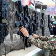 خطط "نزع سلاح غزة".. ابتزاز وضغوط سياسية بغطاء إنساني وتحذيرات من إعادة تشكيل المشهد