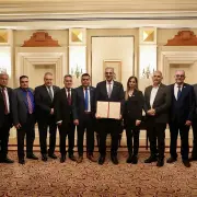 منع دخول اللجنة الوطنية لغزة.. من يعرقل الإغاثة الإنسانية ولماذا تتفاقم الأزمة؟