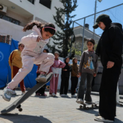 ريماس دلول وأطفال المخيم