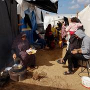 خيام بلا أسرار.. كيف سرقت الحرب خصوصية الغزيين؟