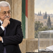 تساؤلات.. هل تُطيح تعيينات 'عباس' بأمل التوافق الفلسطيني؟