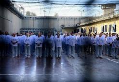 الأسرى داخل سجون الاحتلال -أرشيف-