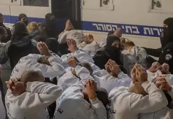 قمع الأسرى في سجون الاحتلال