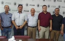 وفد وكالة شهاب خلال زيارة المركز الفلسطيني لحقوق الإنسان