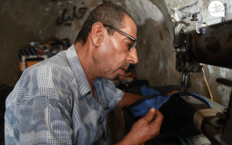 الإسكافي خليل حمدان