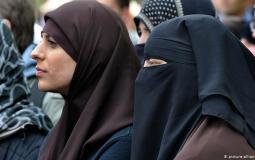 مسلمة ترتدي الحجاب - أرشيفية -
