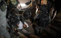 جانب من اعتداءات قوات الاحتلال على المتضامنين مع الأسير أبو هواش