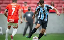 سيلفا يمينا