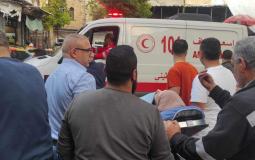 الاحتلال يعتقل شابا ويعتدي على والدته بالضرب وسط الخليل