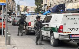 قوات الاحتلال تعتقل شابا من محل للصرافة بالقدس