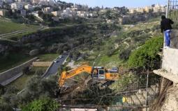 الاحتلال يُواصل تجريف أراضٍ في وادي الربابة