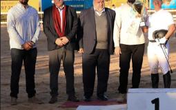 جانب من تتويج أحد الأبطال بالكأس