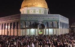 صلاة التراويح في باحات المسجد الأقصى