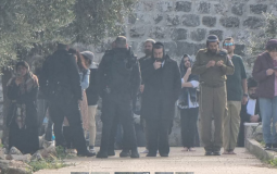 مستوطنون يقتحمون المسجد الأقصى