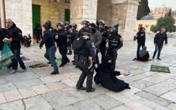 الاحتلال يعتدي على المرابطات في المسجد الأقصى