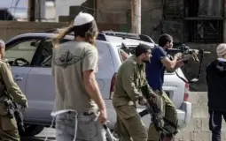 مستوطنون يطلقون النار تجاه مواطنين فلسطينيين - أرشيفية -