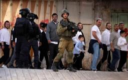 اعتداءات المستوطنين بحماية من جنود الاحتلال