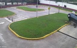 اختبار قيادة لسيدة ينتهي بكارثة