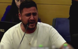 بكاء أحد جنود الاحتلال المصابين بصدمة حرب بسبب رعب غزة