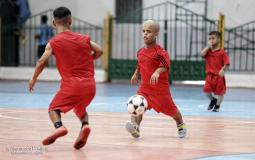 جانب من تدريبات فريق قصار القامة