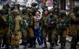 صمت العالم يغذي بطش الاحتلال بالأسرى الأطفال