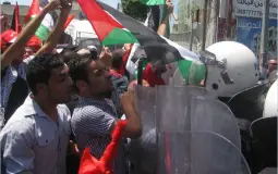 السلطة تقمع مظاهرات تضامنية مع غزة - أرشيفية -