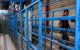 إغلاق المخابز في غزة ينذر بمجاعة حقيقية وأزمة إنسانية غير مسبوقة