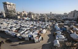 الاحتلال يجوع سكان غزة ويجبرهم على النزوح قسرا من مكان لآخر