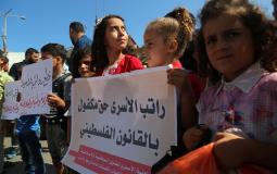 قطع رواتب الأسرى جريمة كبرى بحق النضال الفلسطيني