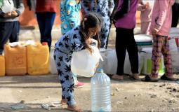 نحذّر من أزمة مياه كارثية في المدينة وسط نزوح جماعي ودمار هائل