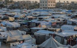 دير البلح تئن تحت وطأة النزوح.. انهيار صحي وإنساني يهدد حياة مئات الآلاف