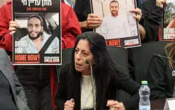 والدة الأسير متان تسنغاوكر