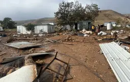 مستوطنون يرحّلون 15 عائلة قسرًا من تجمع شلال العوجا شمال أريحا